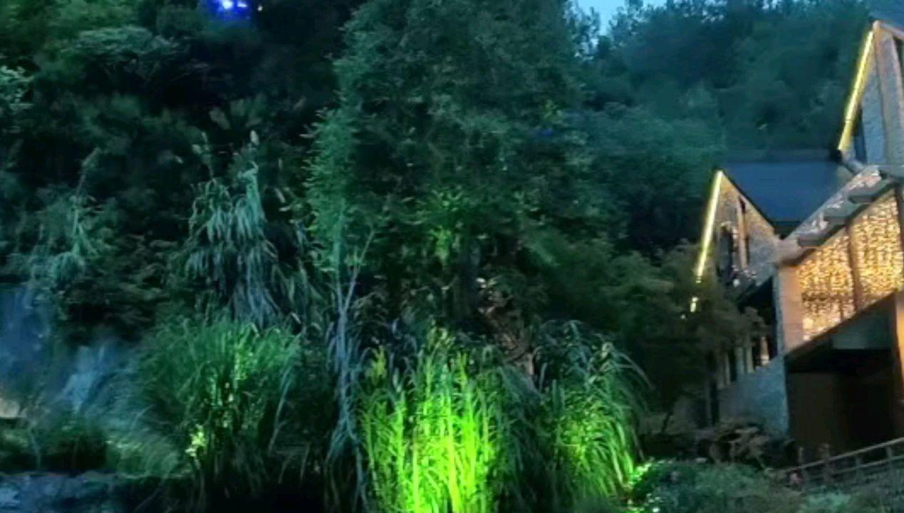 索额图的两个诗人女儿,一个嫁给快50岁老头,儿子13岁中了举人